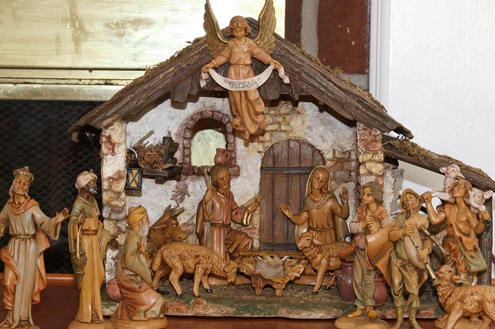 Baby Jesus with Animlas Nativity Christmas Table Top Figure Set,Roman,Piece...