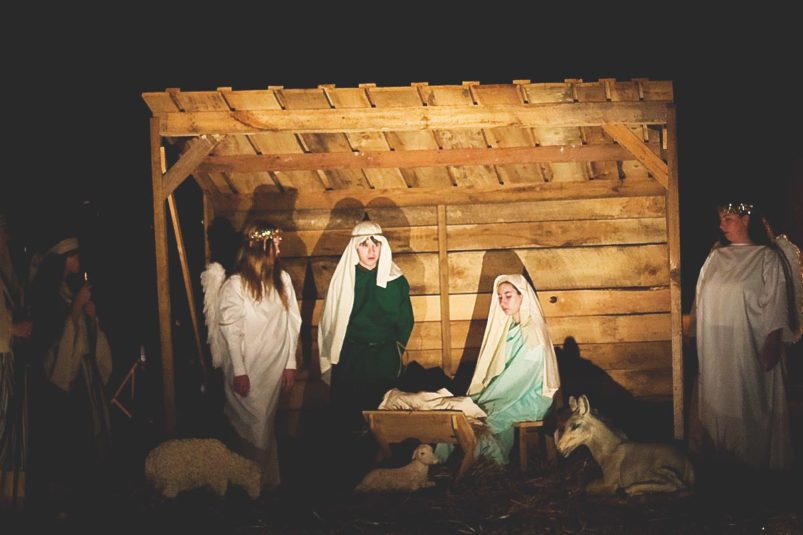 church-live-nativity-scene-with-children-manger - Outdoor Nativity Store