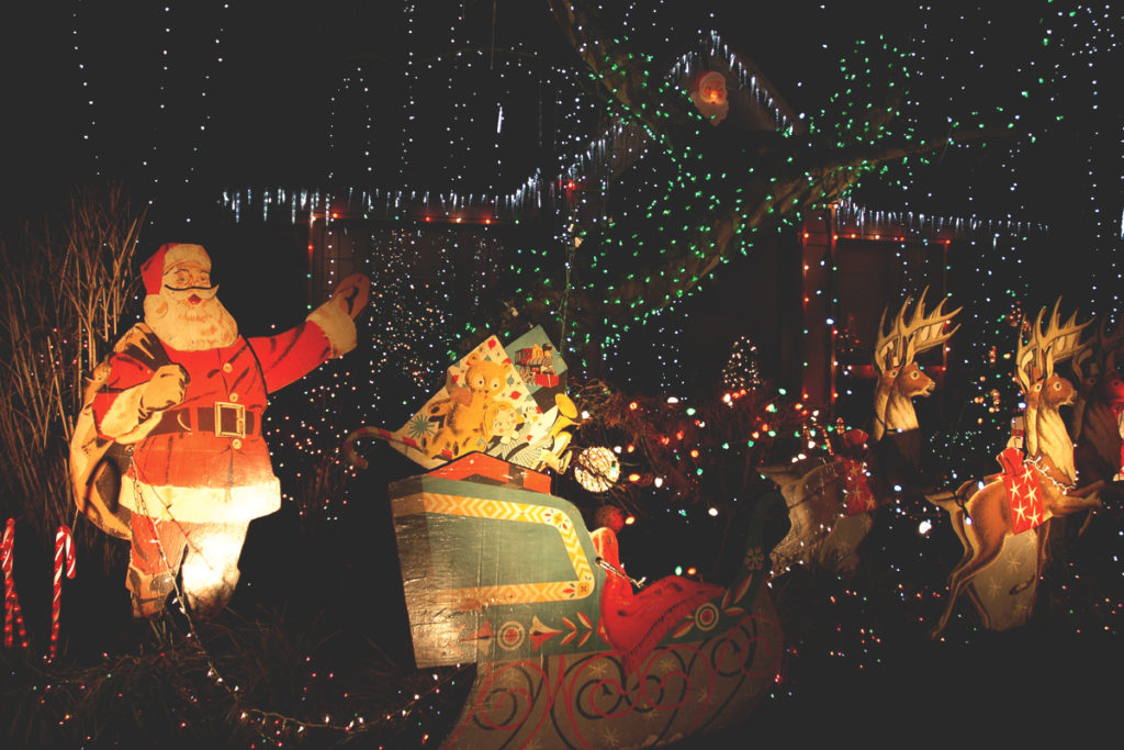 Choosing the Right Outdoor Christmas Decorations - Outdoor Nativity Store