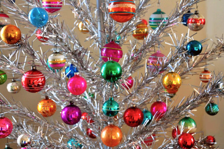 Guide to Vintage Christmas Decorations Outdoor Nativity Store Vintage Christmas Outdoor Decor